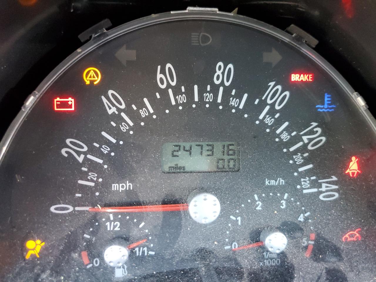 2004 Volkswagen Beetle - Image 9