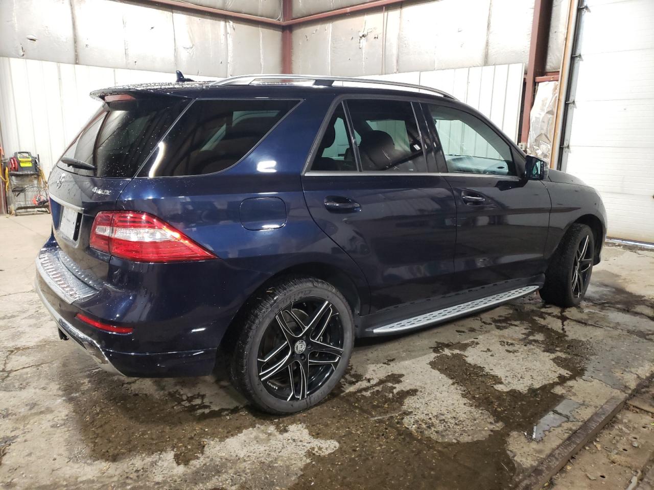 VIN 4JGDA7DB0DA216137 2013 MERCEDES-BENZ M-CLASS no.3