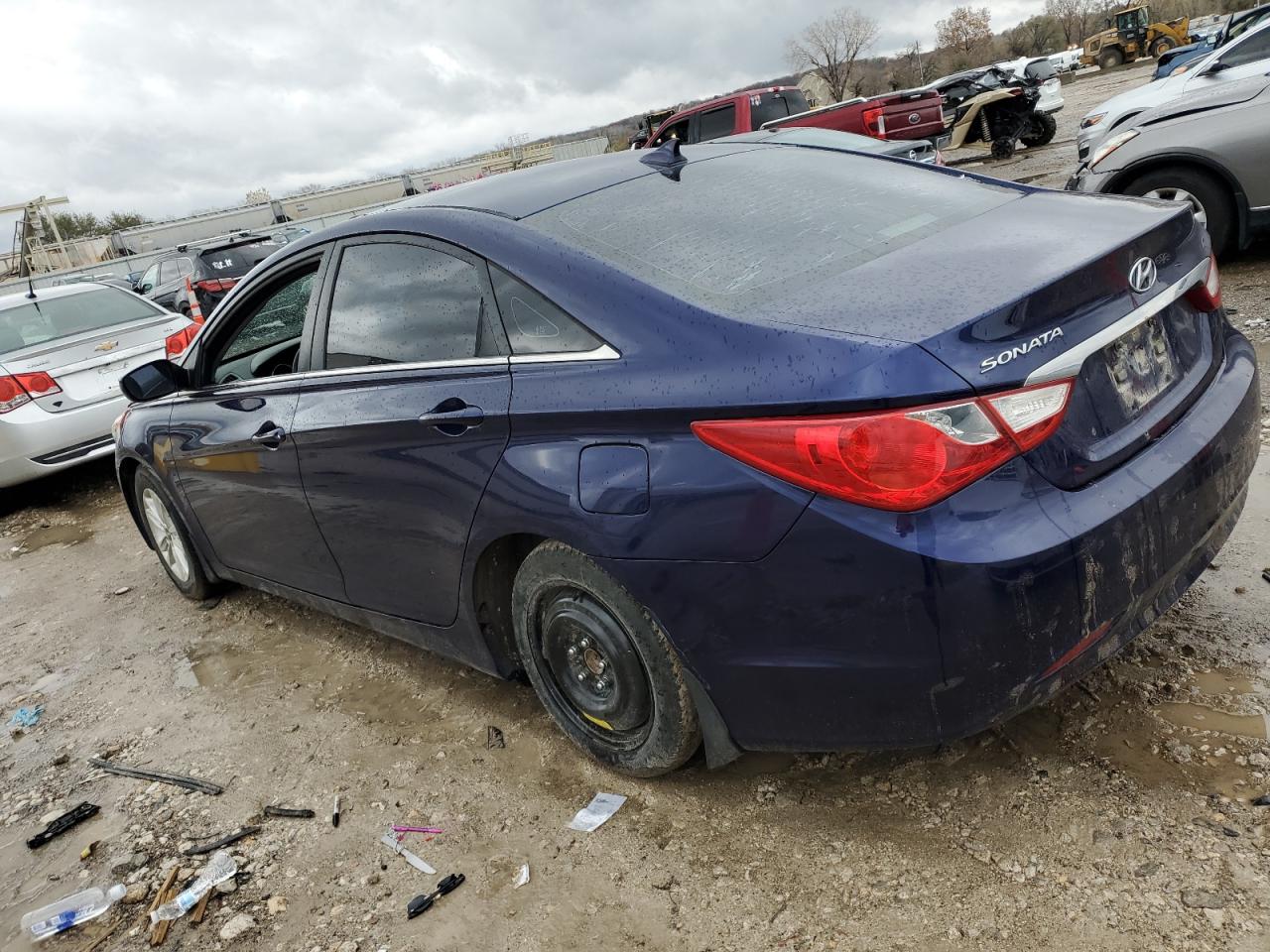 2013 Hyundai Sonata - Image 2