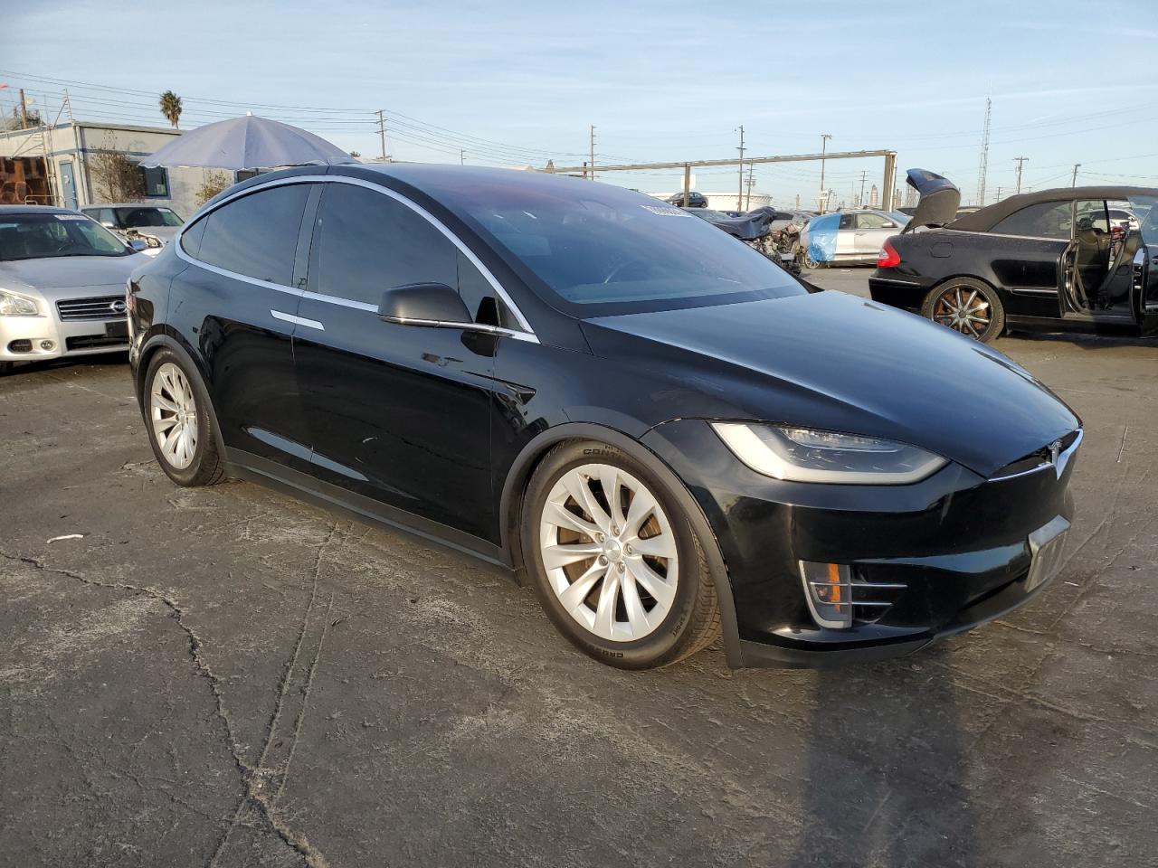 VIN 5YJXCAE24JF103883 2018 TESLA MODEL X no.4