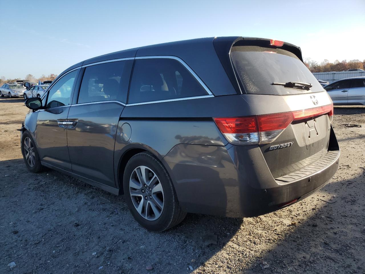 2016 Honda Odyssey - Image 2