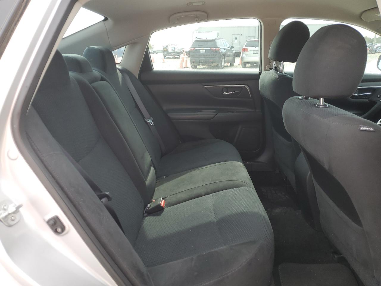 2015 Nissan Altima - Image 10