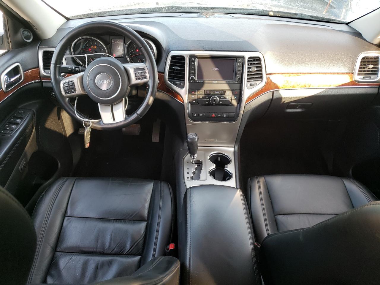 2011 Jeep Grand Cherokee - Image 8