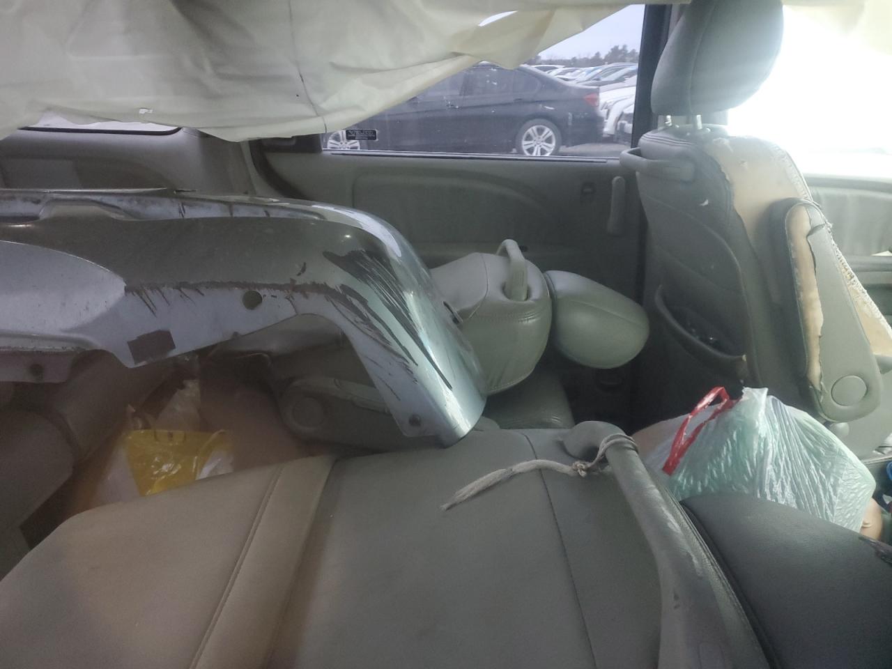 2009 Honda Odyssey - Image 12