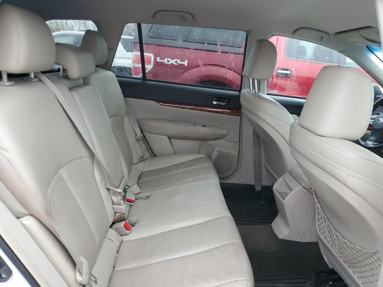 2012 Subaru Outback - Image 11