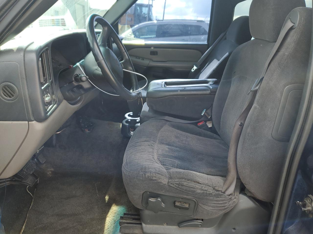 2002 Chevrolet Tahoe - Image 7