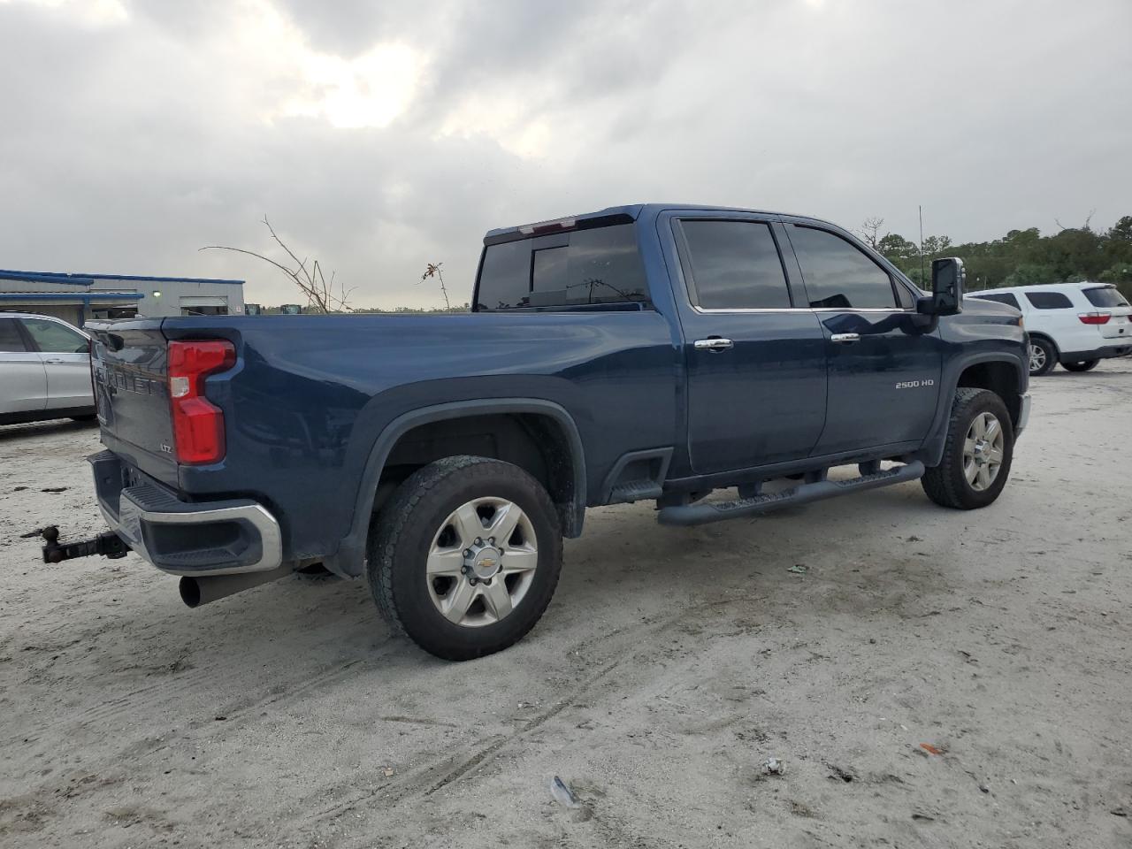 2022 Chevrolet Silverado - Image 3