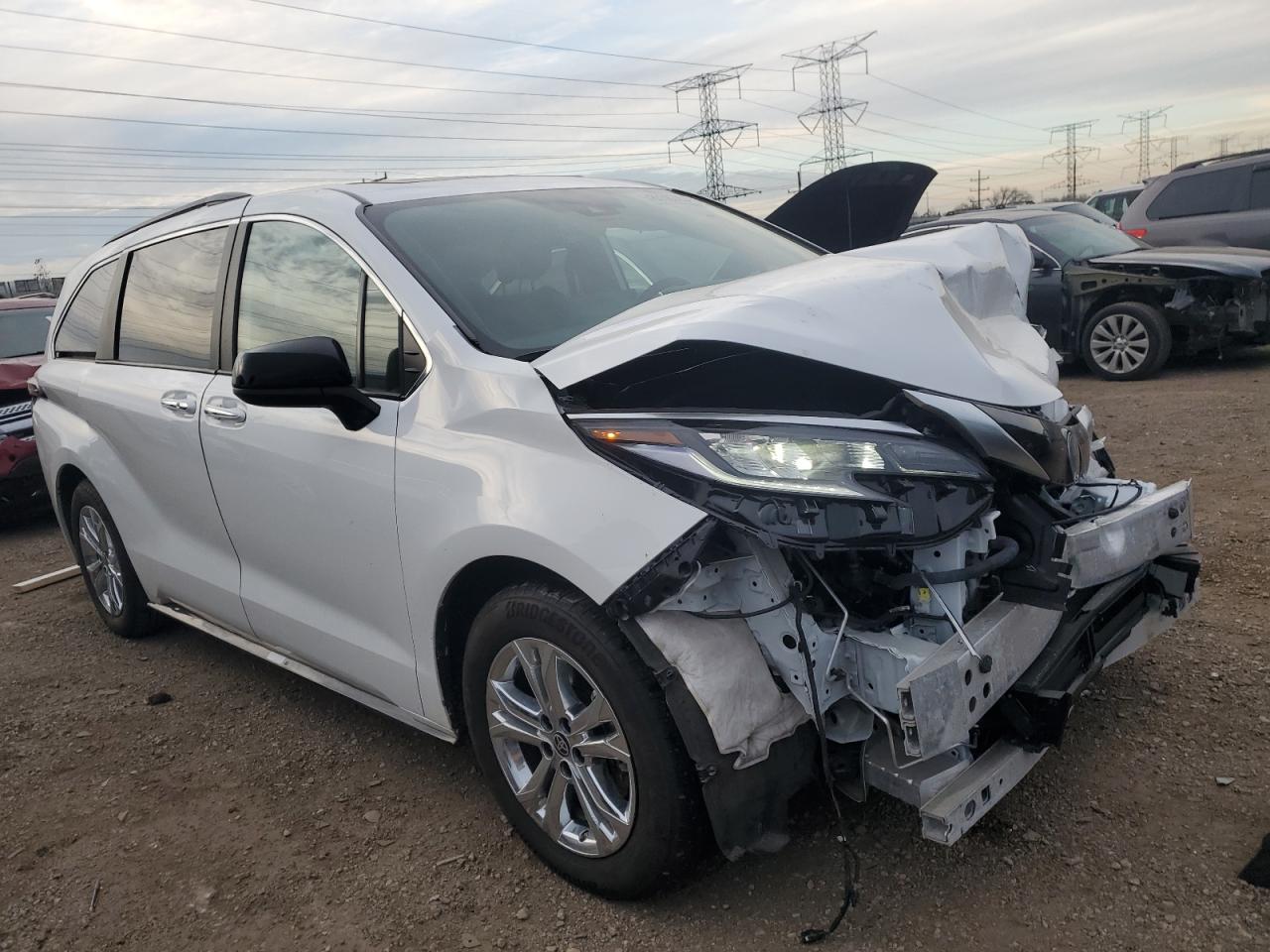 VIN 5TDDSKFC4NS066130 2022 TOYOTA SIENNA no.4