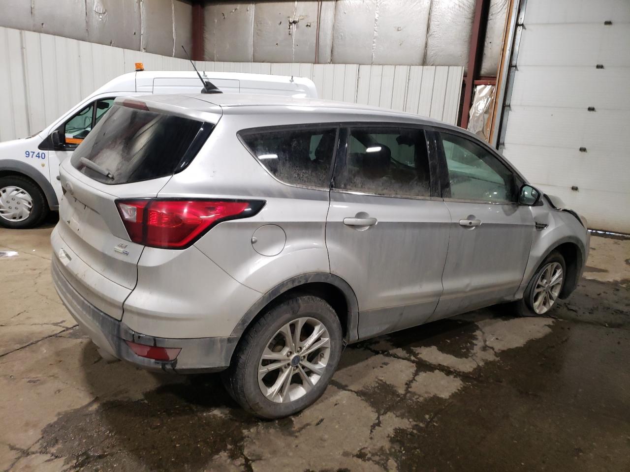 VIN 1FMCU9GD8KUB39573 2019 FORD ESCAPE no.3