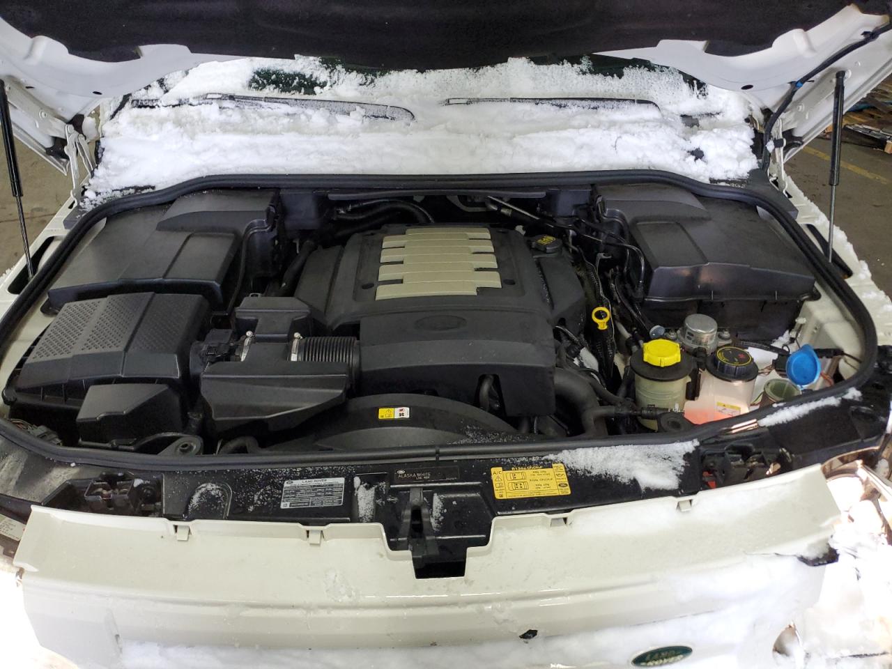 2009 Land Rover LR3 - Image 12