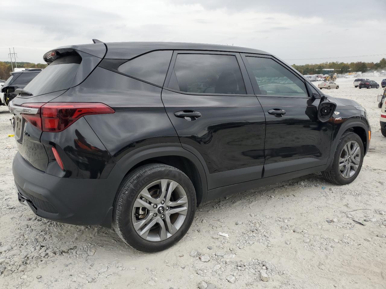 2021 Kia Seltos - Image 3