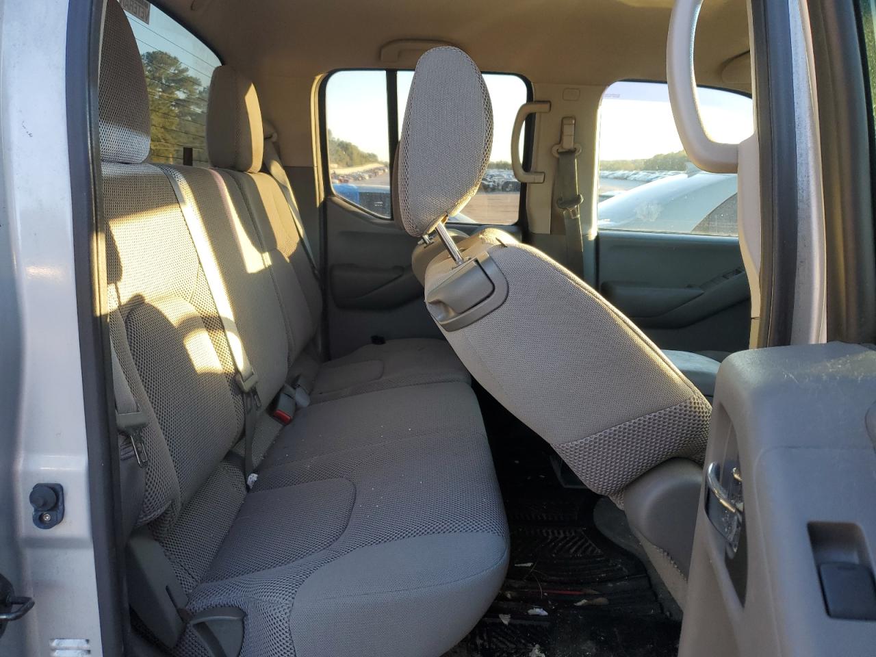 2012 Nissan Navara (Frontier) - Image 10