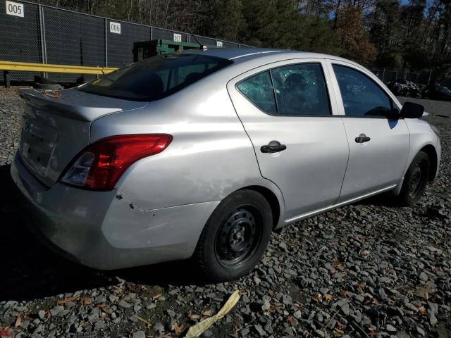  NISSAN VERSA 2018 Srebrny