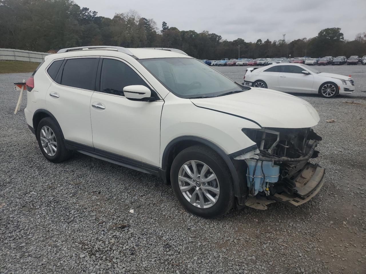 2017 Nissan Rogue - Image 4