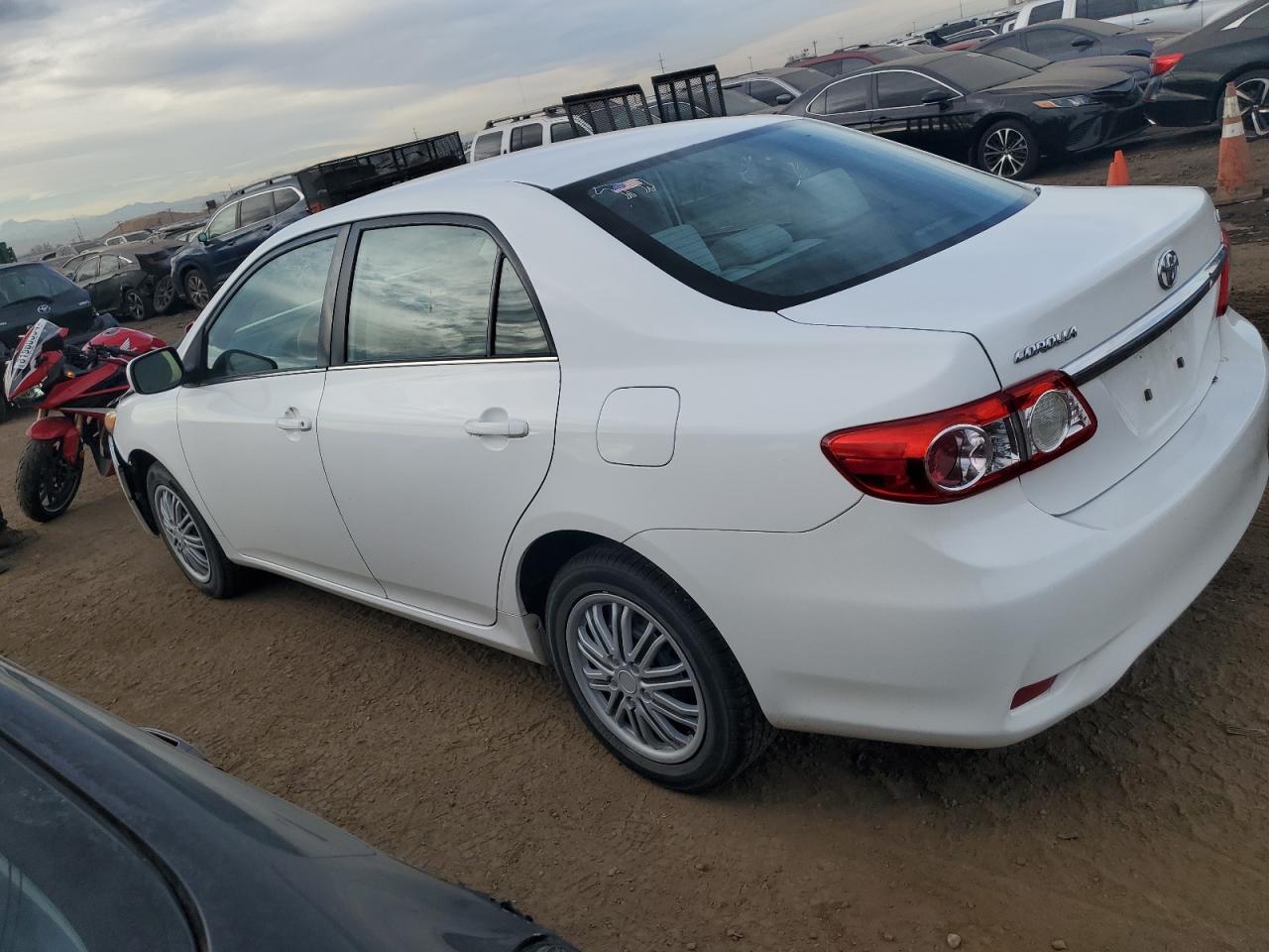 VIN 5YFBU4EE4DP174030 2013 TOYOTA COROLLA no.2