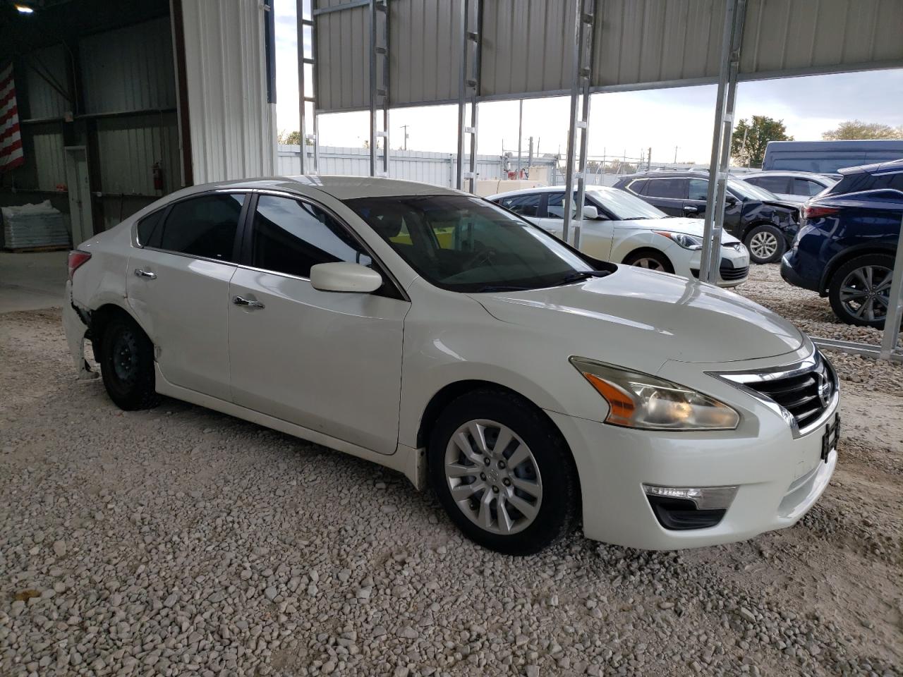 2015 Nissan Altima - Image 4