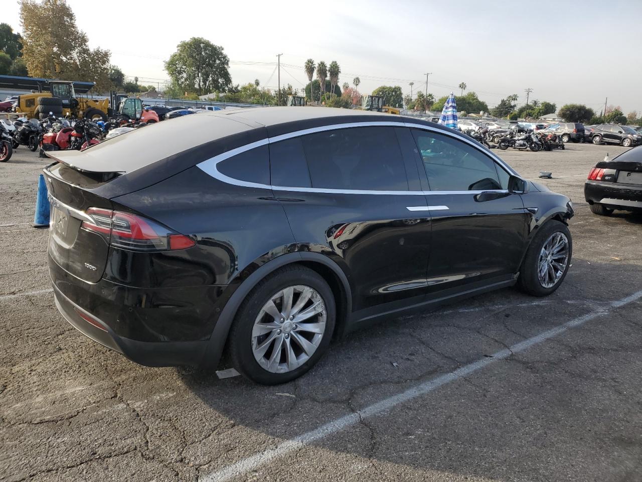 VIN 5YJXCDE27JF090242 2018 TESLA MODEL X no.3