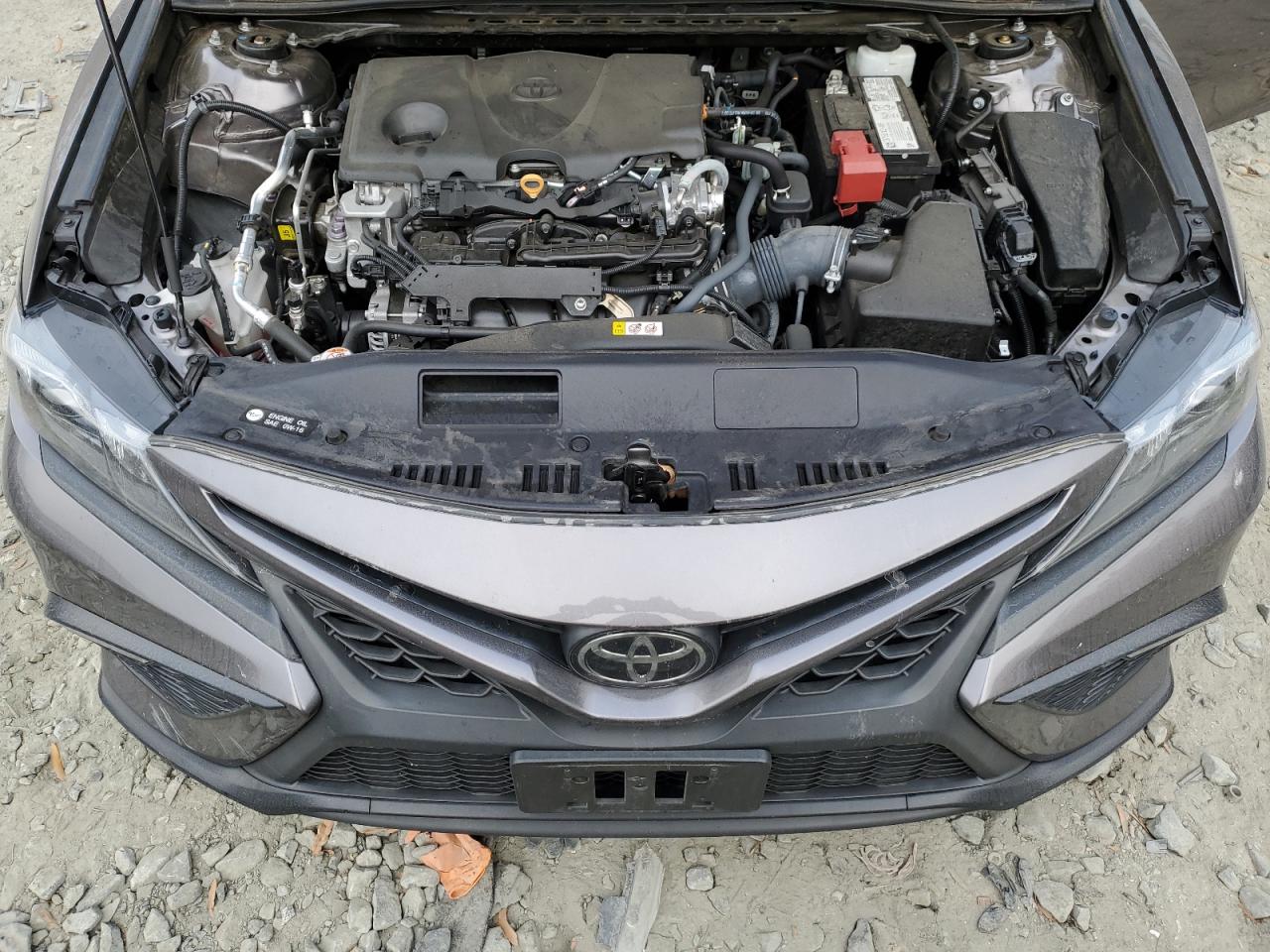 2022 Toyota Camry - Image 11