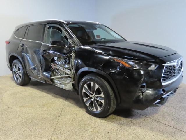  TOYOTA HIGHLANDER 2022 Czarny