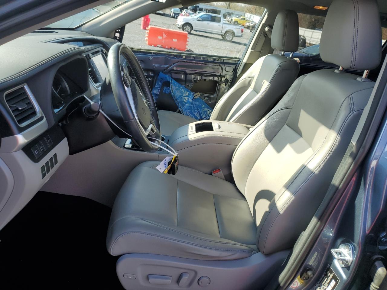 2018 Toyota Highlander - Image 7