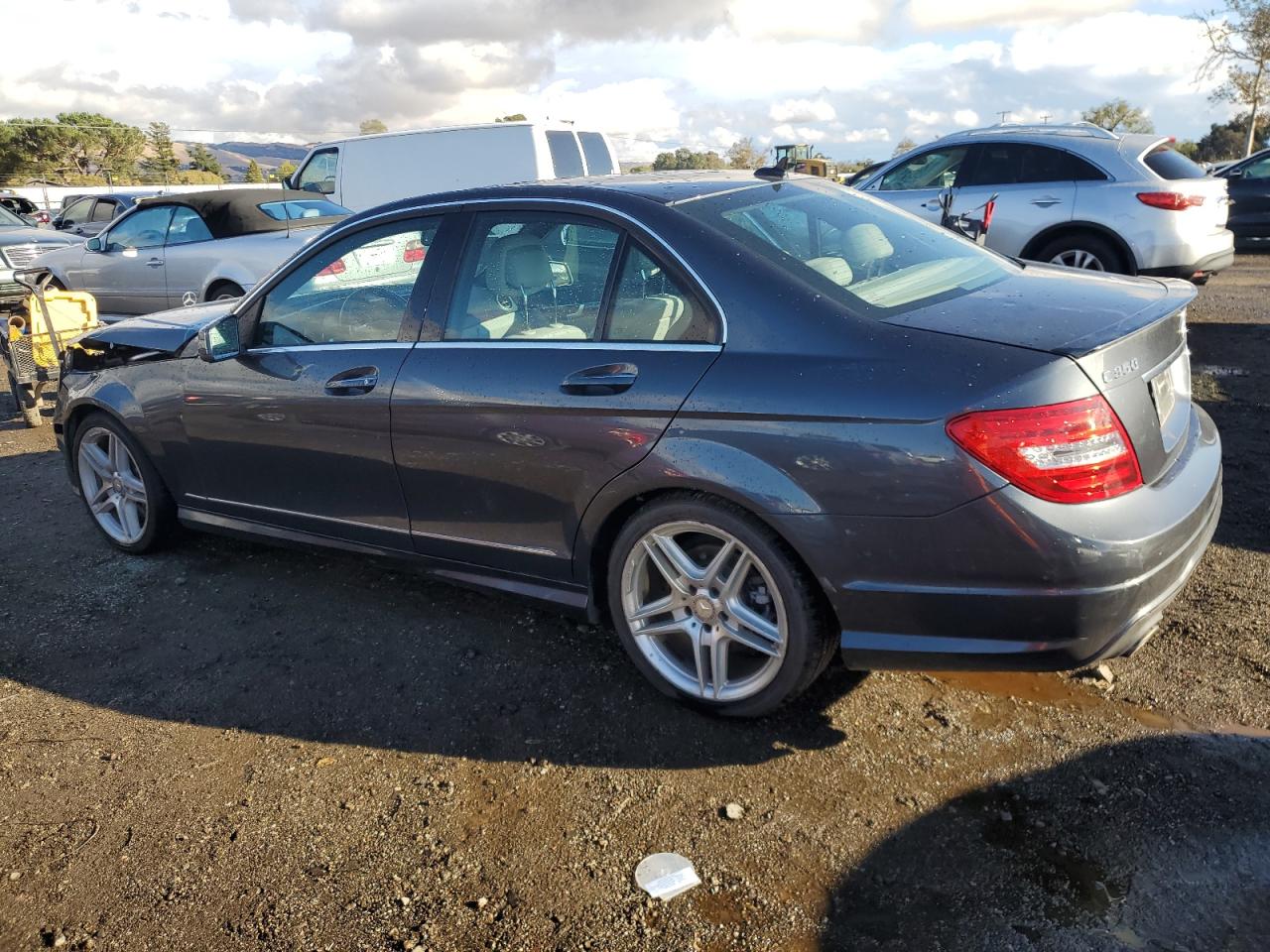 VIN WDDGF5HB9DA868195 2013 MERCEDES-BENZ C-CLASS no.2