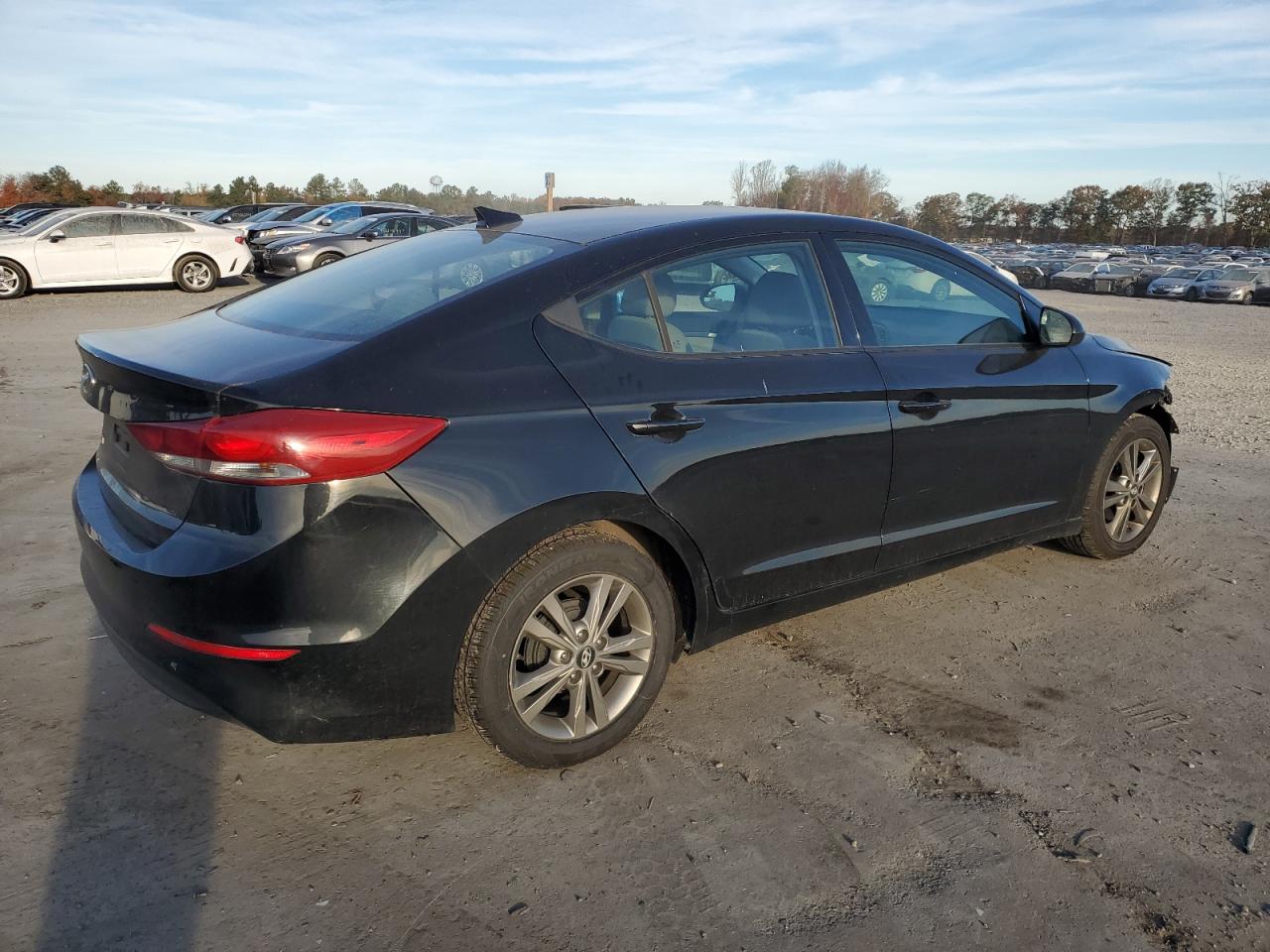 2017 Hyundai Elantra - Image 3