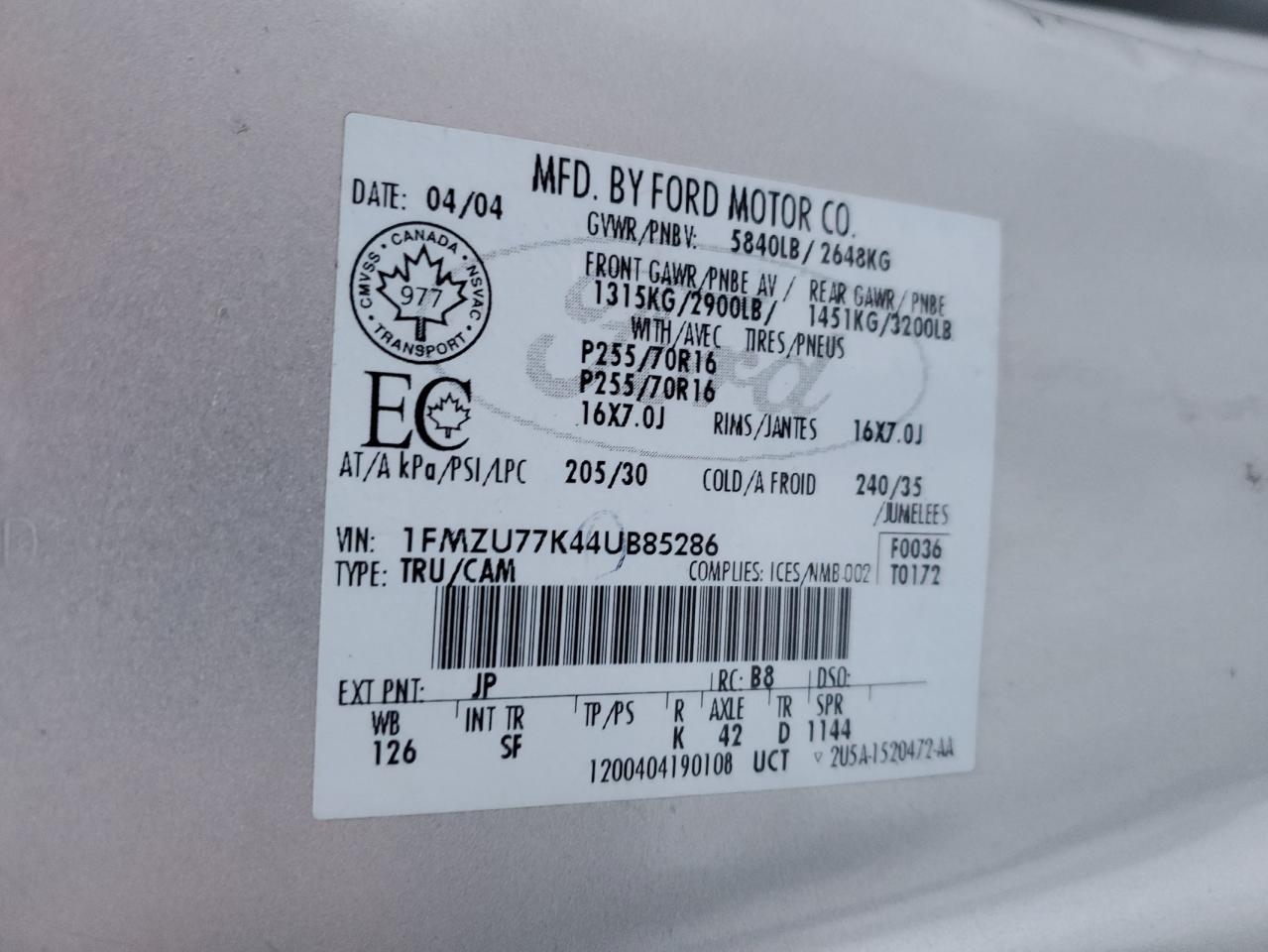 2004 Ford Explorer - Image 12