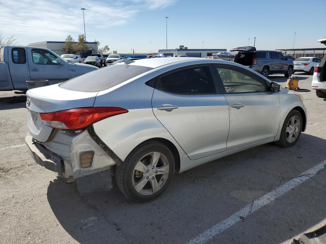 2011 Hyundai Elantra - Image 3