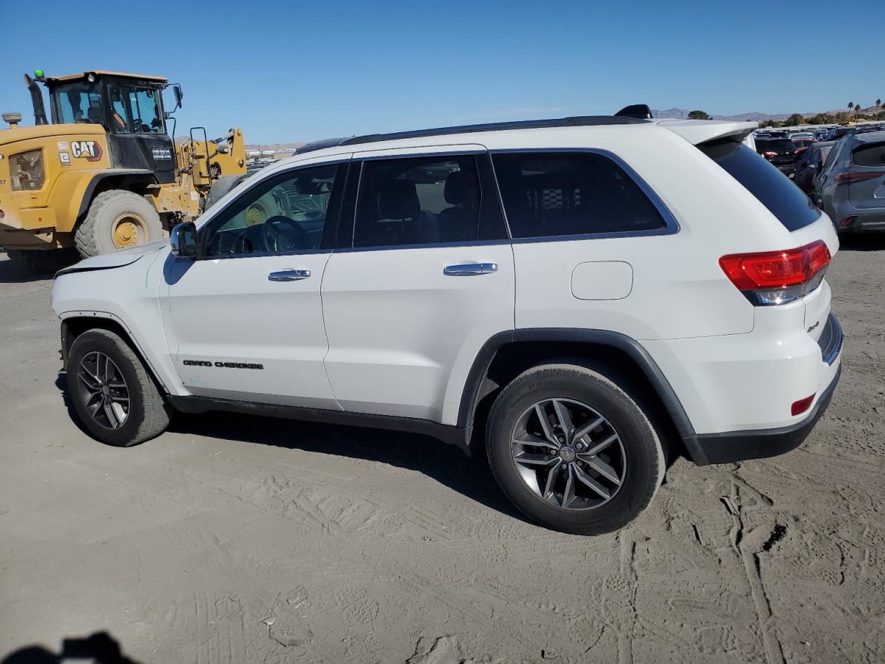 1C4RJFBG8JC243864 2018 JEEP GRAND CHEROKEE - Image 2