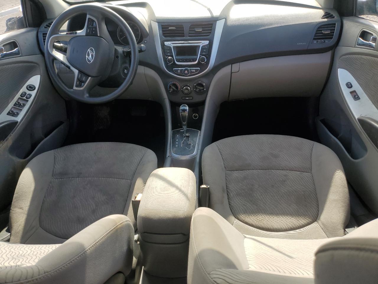 2014 Hyundai Accent - Image 8