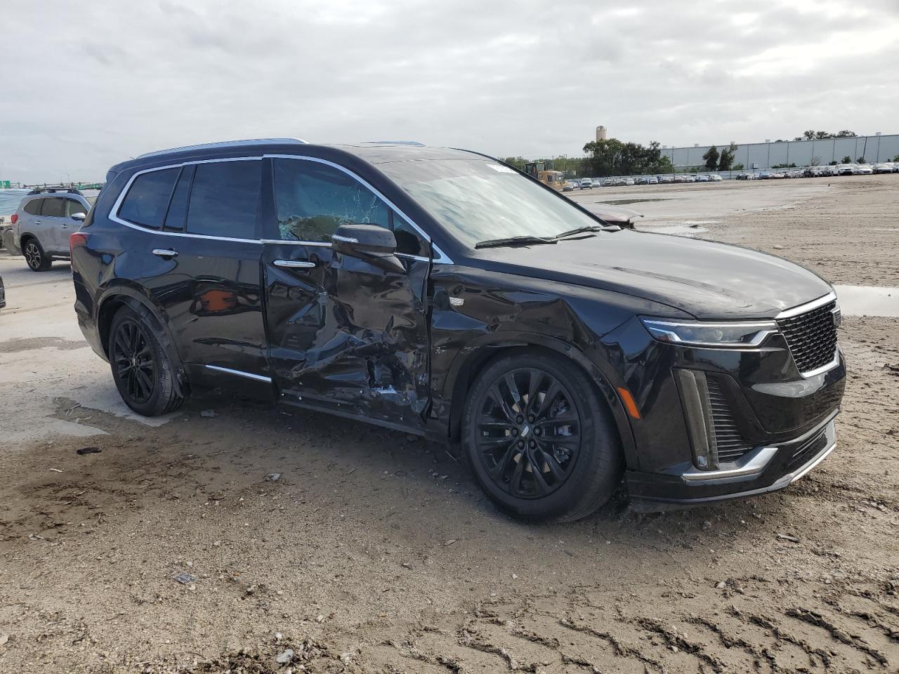 2022 Cadillac XT6 - Image 4