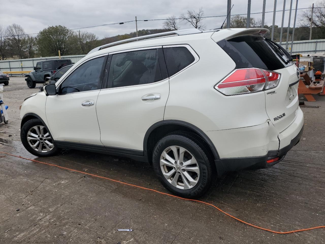 2016 Nissan Rogue - Image 2