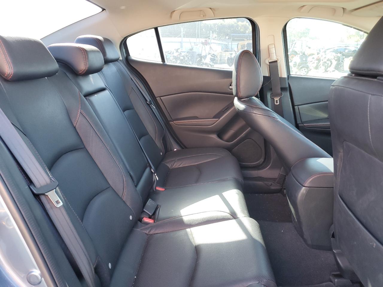2015 Mazda 3 - Image 10