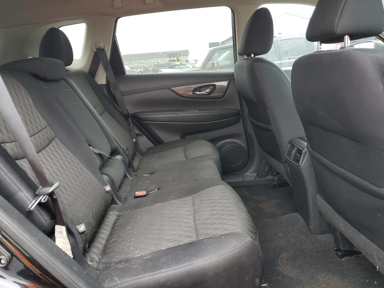 2017 Nissan Rogue - Image 11