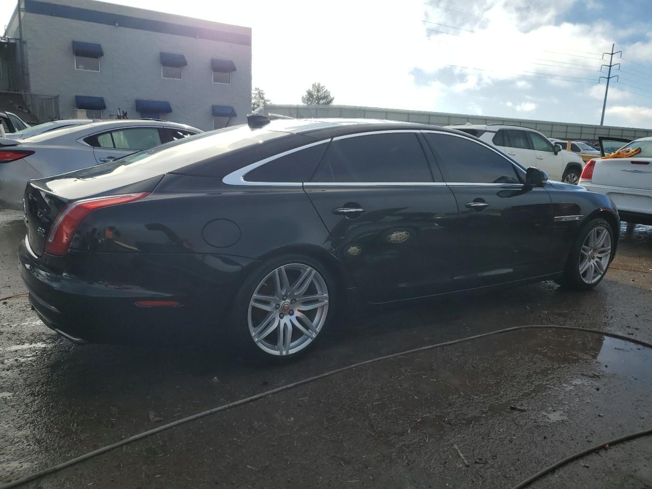 2017 Jaguar XJ - Image 3