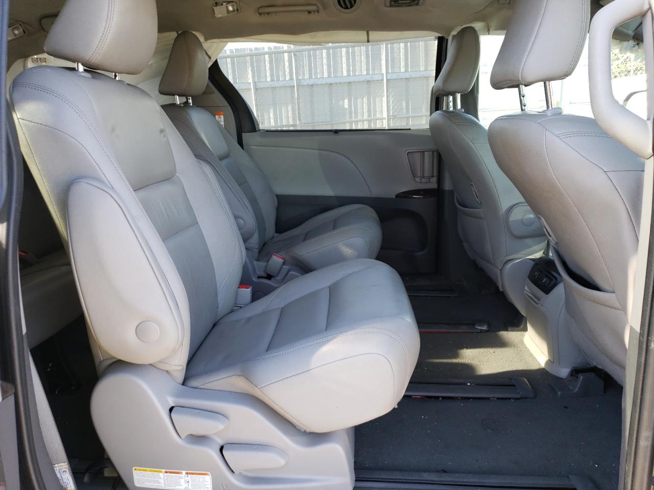 2020 Toyota Sienna - Image 12