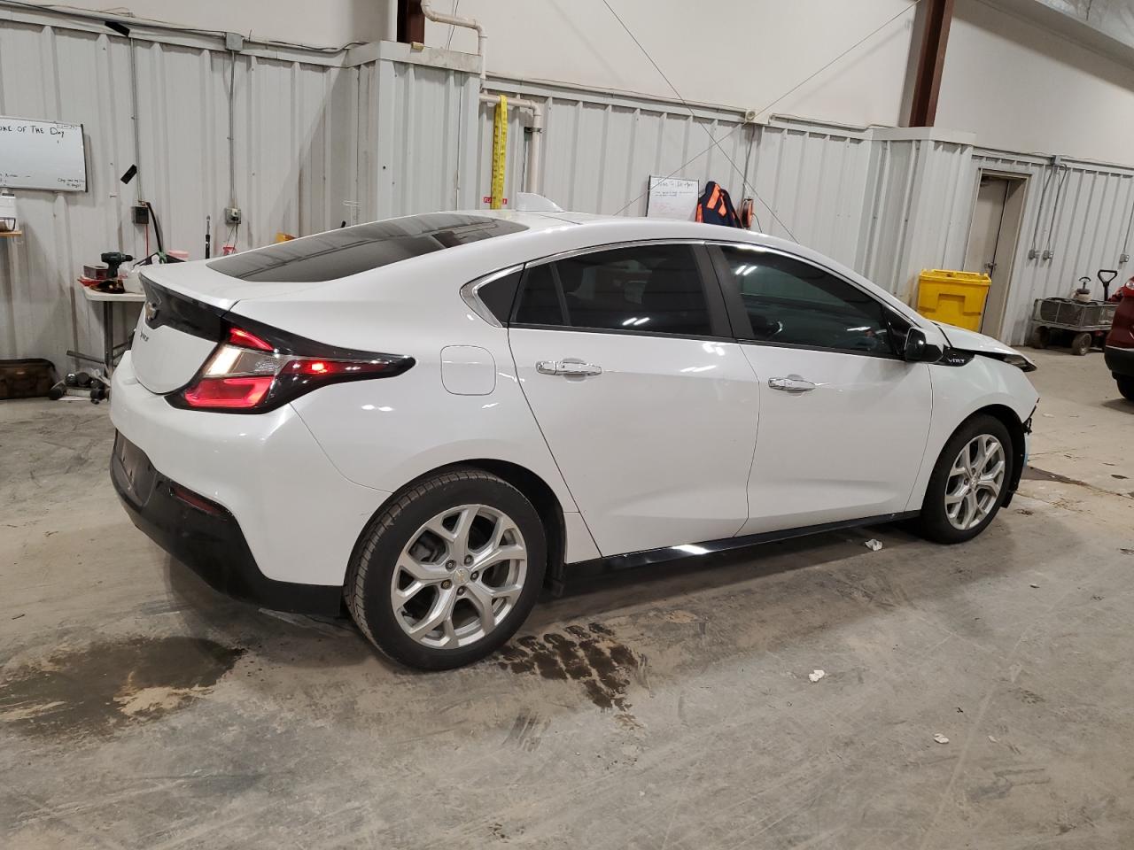 2017 Chevrolet Volt - Image 3