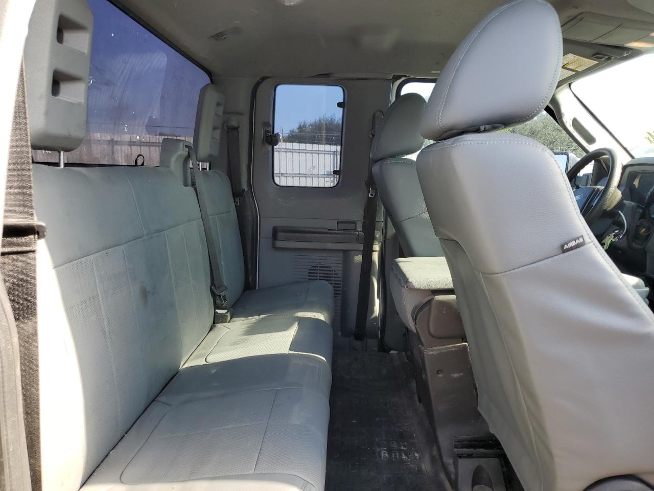 2015 Ford F450 - Image 10