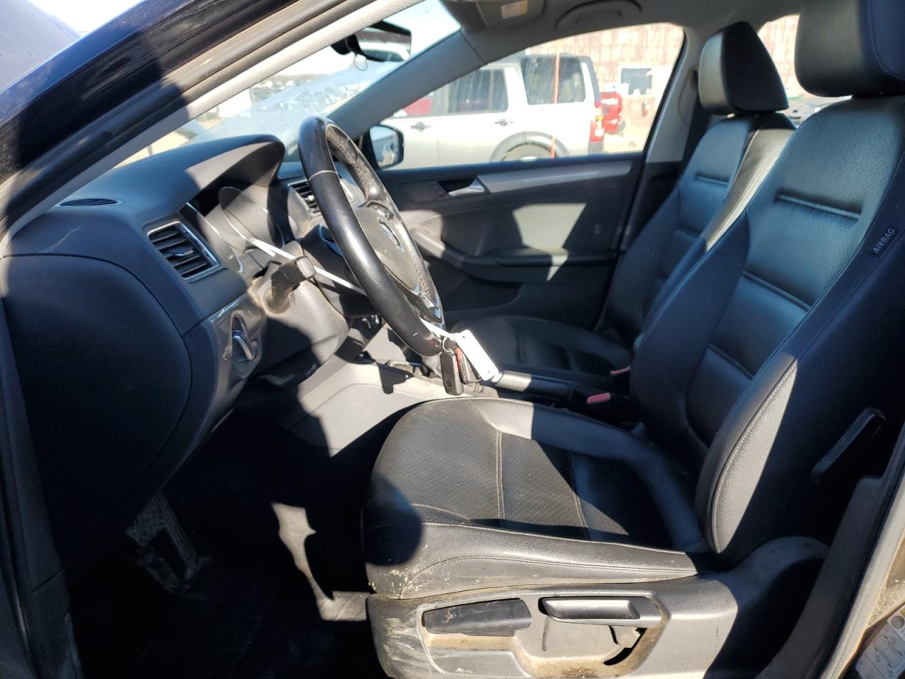 2018 Volkswagen Jetta - Image 7