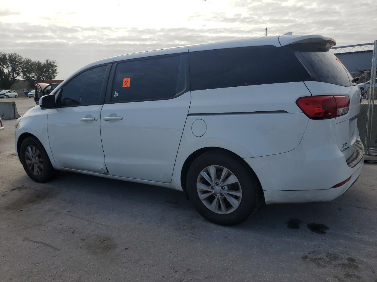 2017 Kia Sedona - Image 2