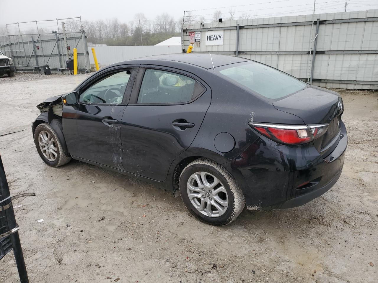 VIN 3MYDLBYV7HY178723 2017 TOYOTA YARIS no.2