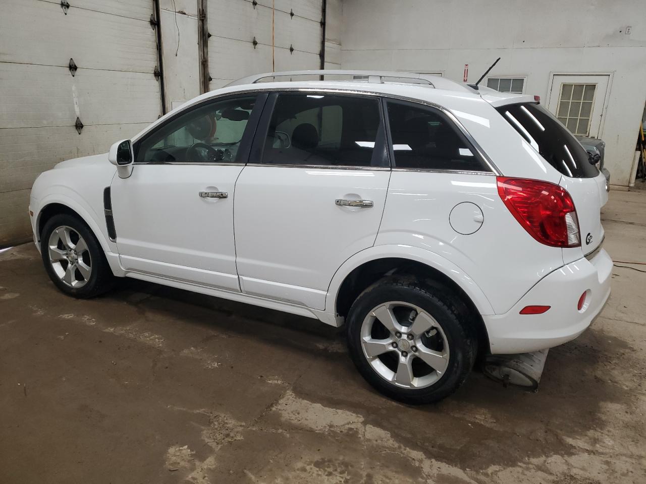 2014 Chevrolet Captiva - Image 2