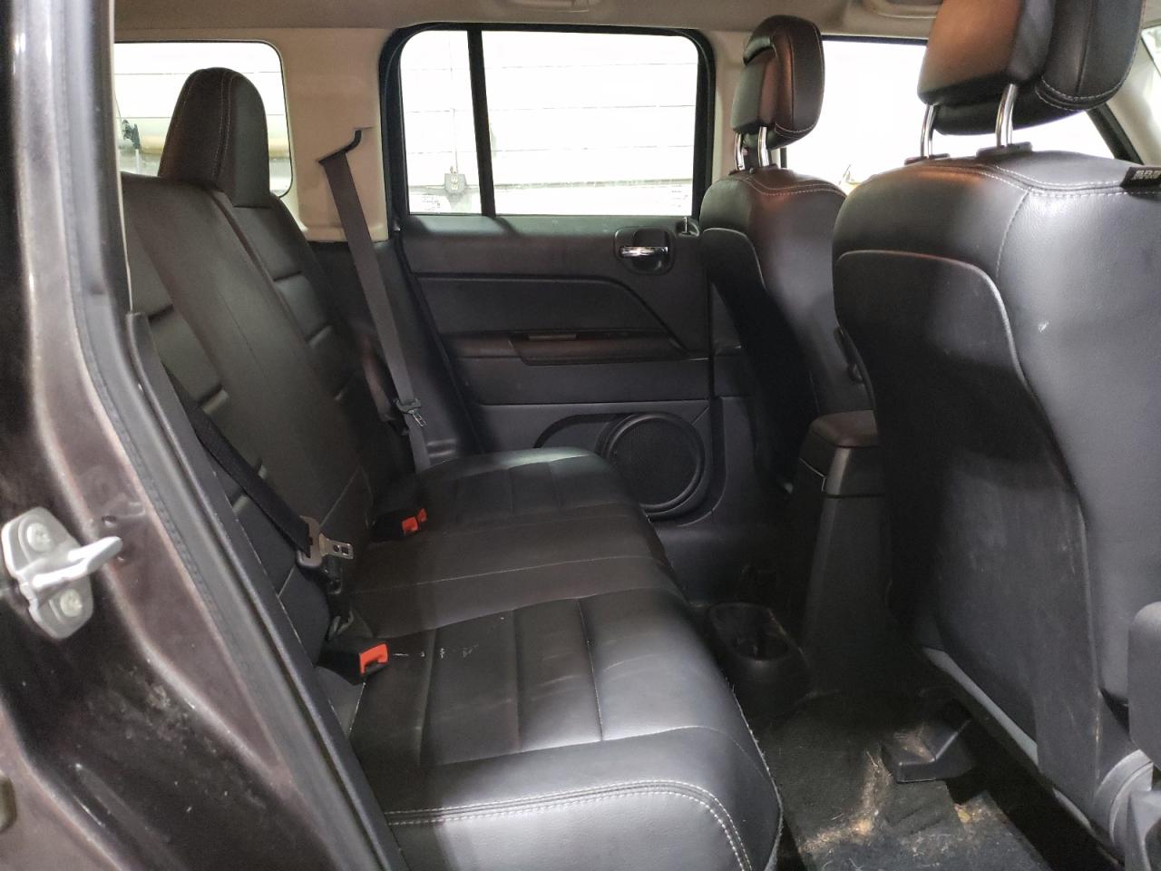 2016 Jeep Liberty (Patriot) - Image 11