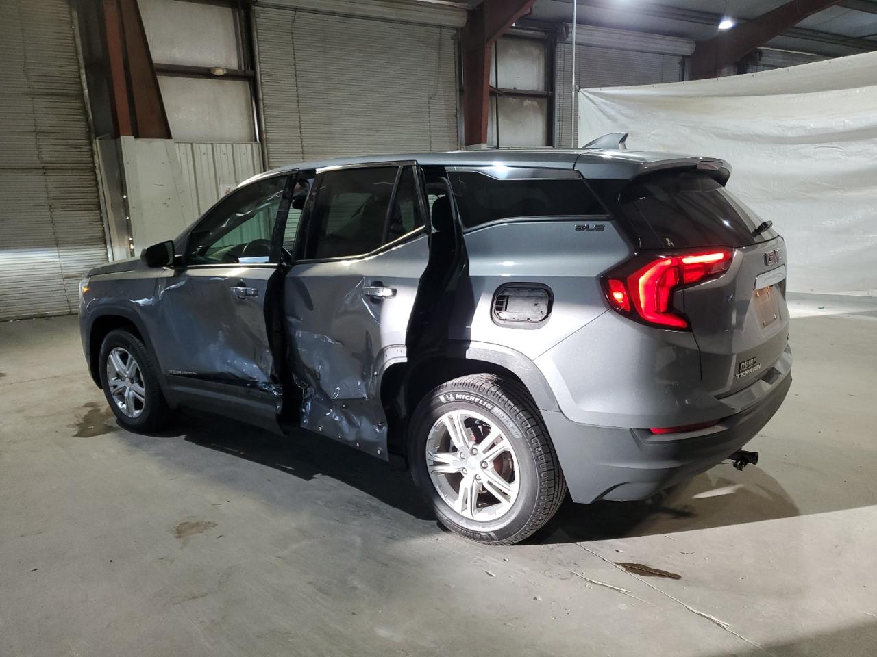 2019 GMC Terrain - Image 2