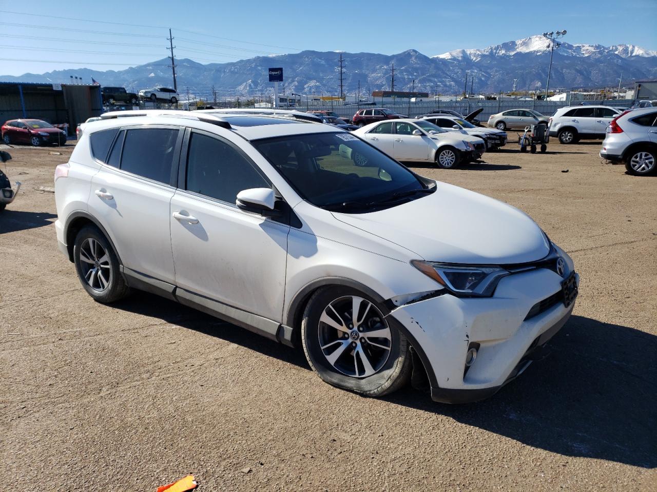 VIN JTMWFREV3GJ065575 2016 TOYOTA RAV4 no.4