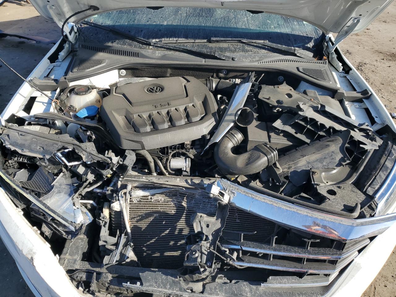 2021 Volkswagen Passat - Image 11
