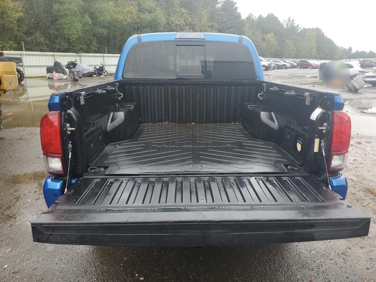 2018 Toyota Tacoma - Image 6