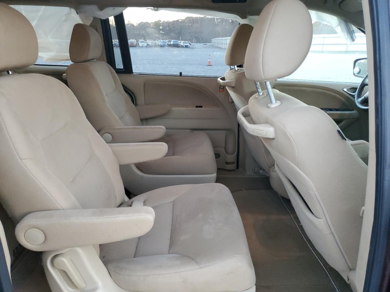 2010 Honda Odyssey - Image 11