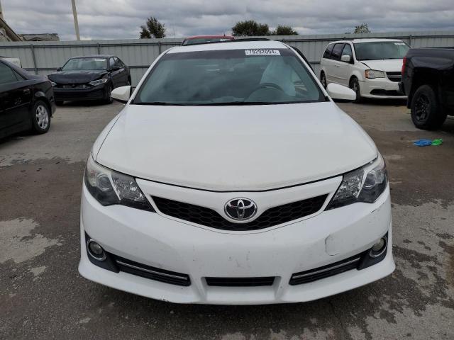 Sedans TOYOTA CAMRY 2013 White