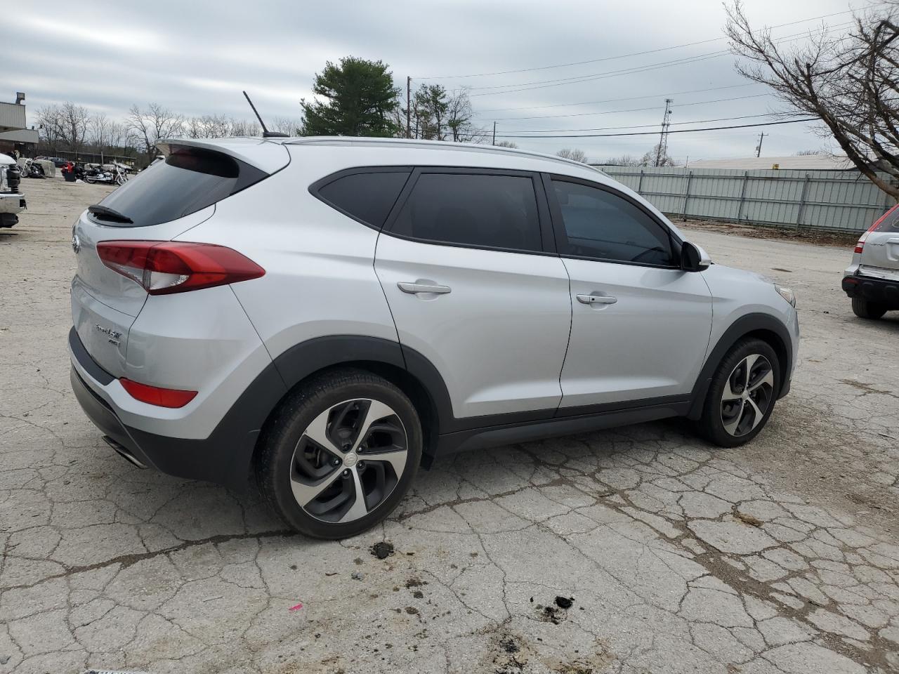 2016 Hyundai Tucson - Image 3